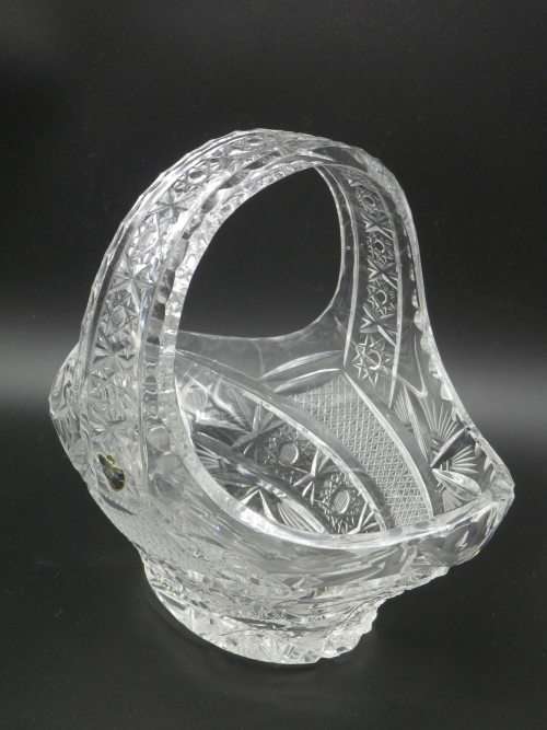 CUT CRYSTAL SWEET BASKET, WATFORD ENGLAND ORIGINAL LABEL 18 x 16.5 x 12.5 cm