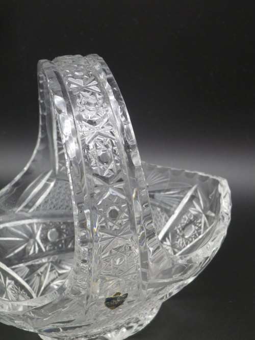 CUT CRYSTAL SWEET BASKET, WATFORD ENGLAND ORIGINAL LABEL 18 x 16.5 x 12.5 cm