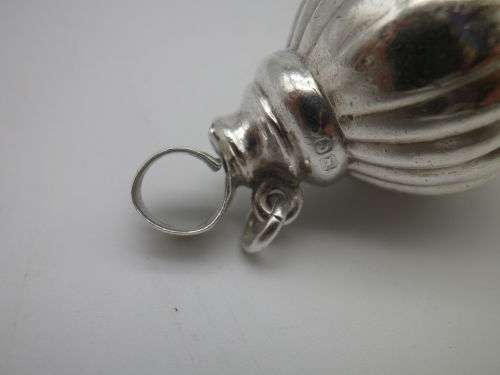 CHESTER 1899 ANTIQUE HALLMARKED STERLING SILVER baby`s rattle teether bell. 14grms 4.5 x 2.5 cm RARE