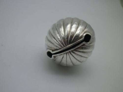 CHESTER 1899 ANTIQUE HALLMARKED STERLING SILVER baby`s rattle teether bell. 14grms 4.5 x 2.5 cm RARE