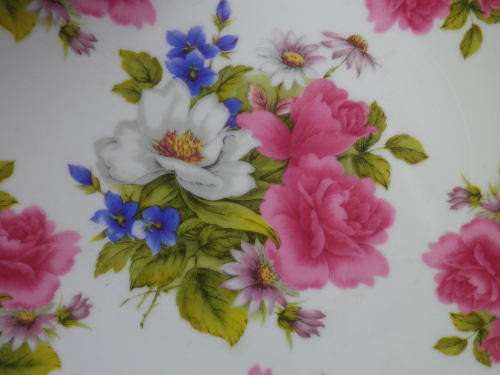 WIESENTHAL TRIO SPECIAL EDITION. Boxed. Gorgeous bright floral design