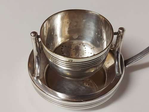 VINTAGE SILVER PLATED SWIVEL TOP TEA STRAINER