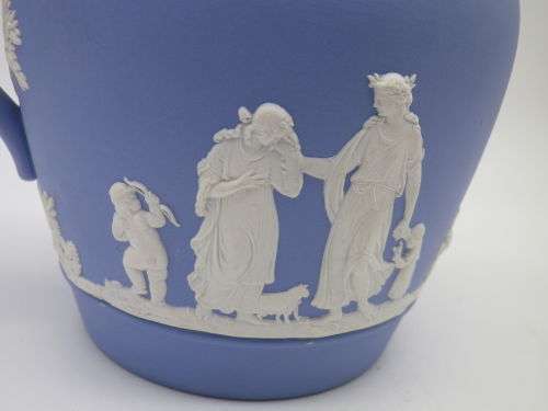 Large VINTAGE 1953 WEDGWOOD BLUE JASPERWARE JUG. 13 cm Excellent Condition