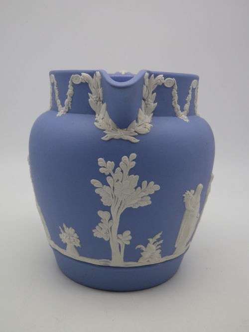 Large VINTAGE 1953 WEDGWOOD BLUE JASPERWARE JUG. 13 cm Excellent Condition