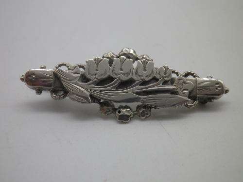 Hallmarked Sterling Silver Tulip Design Brooch. Birmingham 1900, 4.5cm 3 grms
