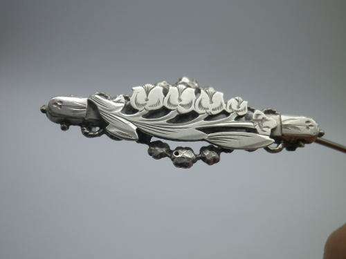 Hallmarked Sterling Silver Tulip Design Brooch. Birmingham 1900, 4.5cm 3 grms