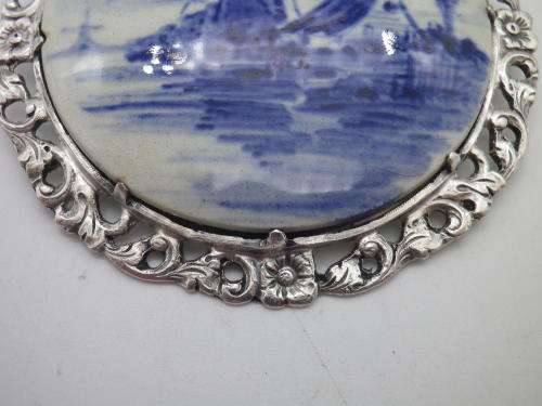 Vintage early 1900s Good Quality Silver Plated and Delft porcelain large round brooch 6.3cm