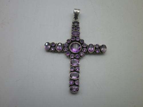 Sterling Silver & Amethyst Cross. HUGE set with 32 Beautiful Amethysts 8 x 5.5cm 19grms