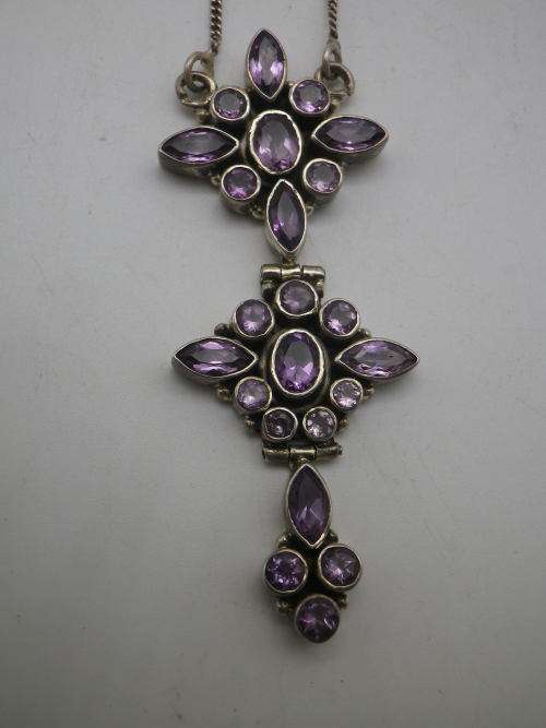 Sterling Silver & Natural Amethyst Necklace. 23 beautiful Amethysts 15.3 grms