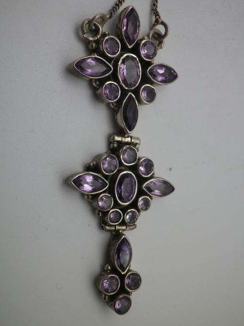 Sterling Silver & Natural Amethyst Necklace. 23 beautiful Amethysts 15.3 grms