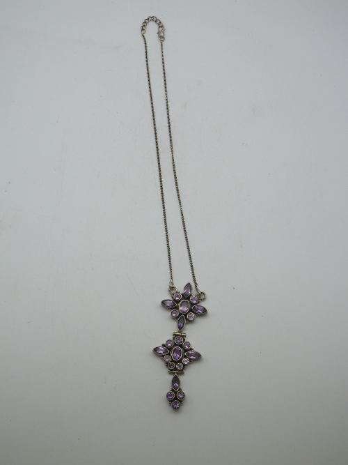 Sterling Silver & Natural Amethyst Necklace. 23 beautiful Amethysts 15.3 grms