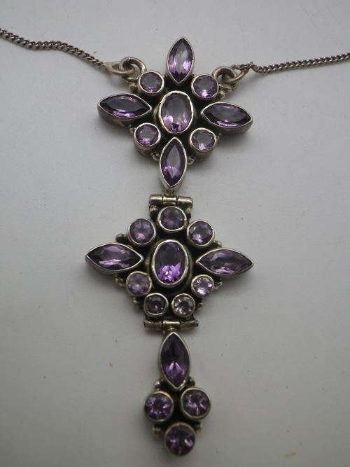Sterling Silver & Natural Amethyst Necklace. 23 beautiful Amethysts 15.3 grms