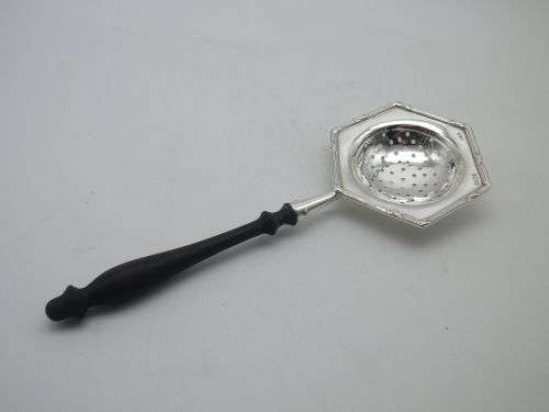 ANTIQUE HALLMARKED SILVER TEA STRAINER, Wooden handle  Birmingham 1906 Henry Clifford Davis  18.5 cm