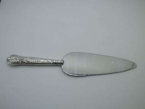 Hallmarked Silver Handled QUEENS pattern CAKE LIFTER Sheffield 1978 Harrison Bros
