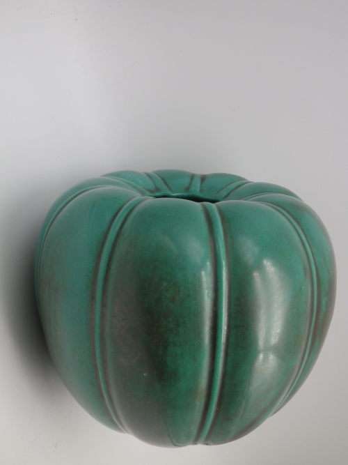 Vintage Pumpkin Vase UPSALA EKEBY SWEDEN no 231. 12cm Excellent condition. RARE