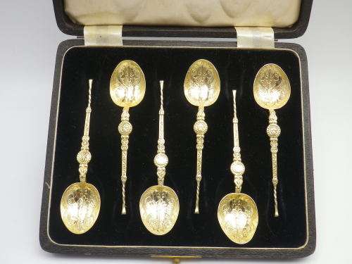 Antique Edwardian gilt silver anointing spoons Birmingham 1902 HJ Cooper and Co 42 grms