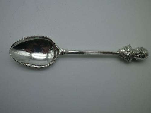 WINSTON CHURCHILL Commemorative (1874-1965) Silver Plated teaspoon. Rare