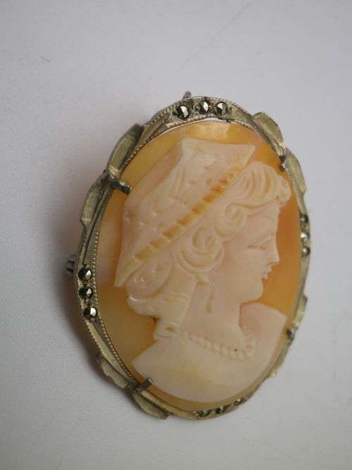 Italian Silver & Marcasite Cameo Pendant or brooch. 800 Silver Purity. Genuine shell 3.5cm.