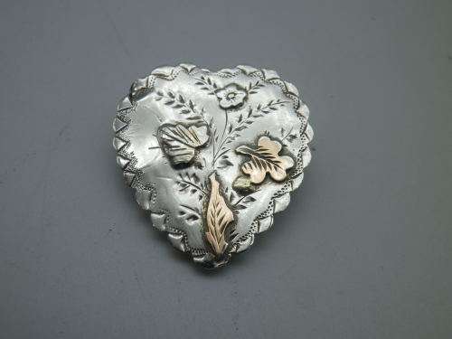 Hallmarked Sterling Silver & Rose Gold Heart Brooch.Birmingham 1901  3.1 grms, 3 x 2.7cm