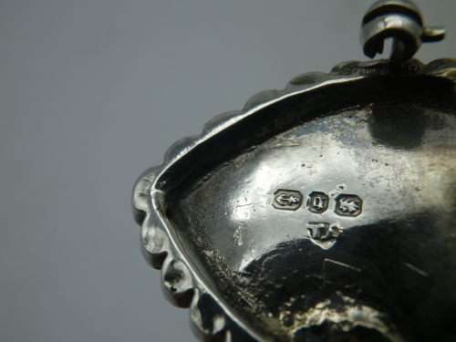 Hallmarked Sterling Silver & Rose Gold Heart Brooch.Birmingham 1901  3.1 grms, 3 x 2.7cm