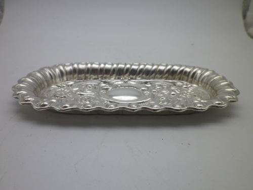 ART NOUVEAU HALLMARKED SILVER REPOUSSE RING TRAY SHEFFIELD 1904 Henry Hobson & Son 12x6cm 27g