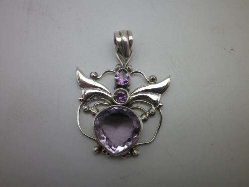Large Sterling Silver & Natural Amethyst SPIDER pendant. Total 3 ct of stones. Exquisite design