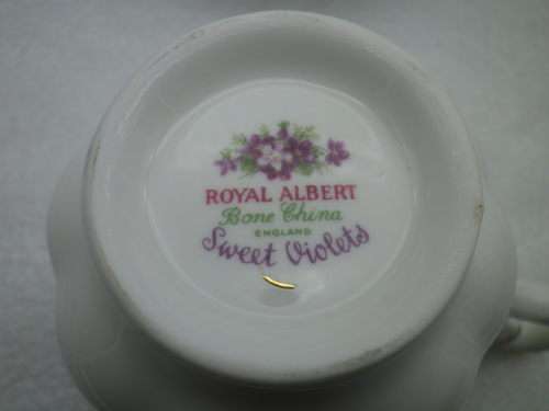Royal Albert `SWEET VIOLETS` Bone China Duo. No damage (Duo 1)