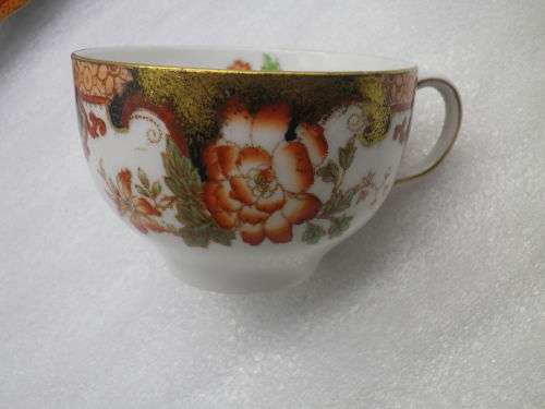 RARE ANTIQUE 1903 ROYAL DOULTON Bone China TRIO. Pattern no  E1440.