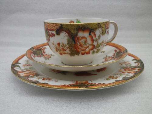 RARE ANTIQUE 1903 ROYAL DOULTON Bone China TRIO. Pattern no  E1440.