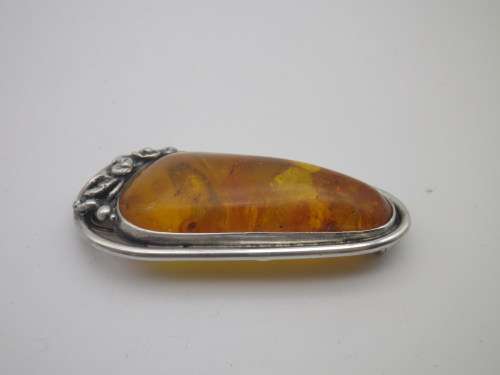 Gorgeous Large Sterling Silver & Polish AMBER brooch