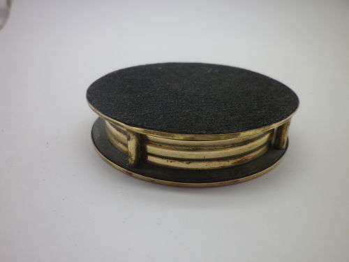 Nice Vintage brass swivel opening table top Magnifying Glass. 7x 1.5cmVery good condition