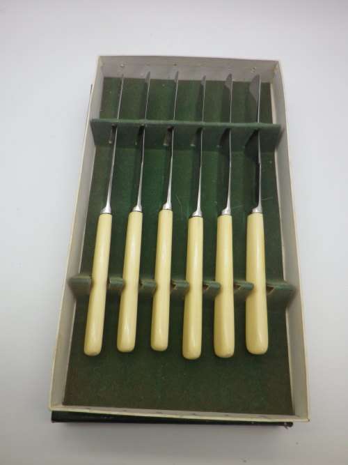 Vintage Bone (or faux?) handled butter knives. James Ryalls & Co Ltd, Sheffield, England. Boxed