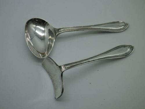 Vintage EPNS Silver plated Ryals KIDDY food spoon & pusher. Good quality  Boxed. V. Good condition