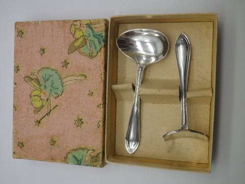 Vintage EPNS Silver plated Ryals KIDDY food spoon & pusher. Good quality  Boxed. V. Good condition