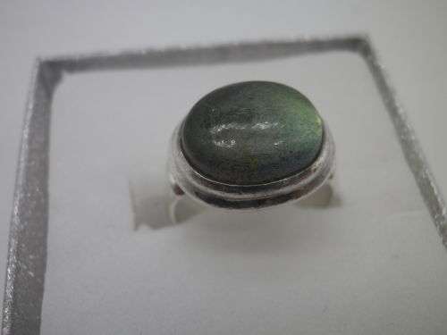 Sterling Silver & Labradorite Ring! Size: P 7grms