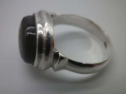 Sterling Silver & Labradorite Ring! Size: P 7grms