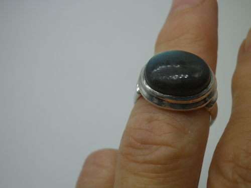 Sterling Silver & Labradorite Ring! Size: P 7grms