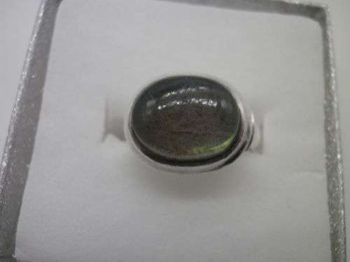 Sterling Silver & Labradorite Ring! Size: P 7grms