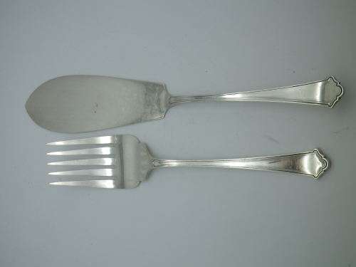 Silver plated FISH SERVERS. ELKINGTON PLA. Good Quality