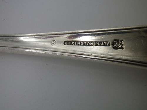 Silver plated FISH SERVERS. ELKINGTON PLA. Good Quality