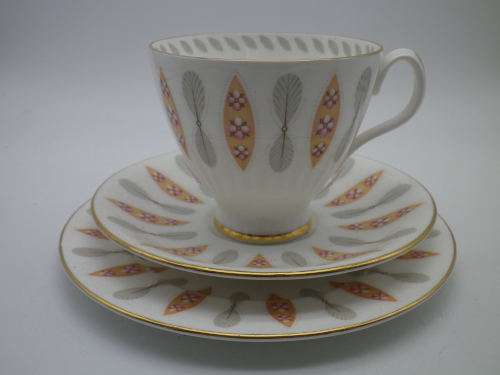 ROYAL ALBERT  SAFARI Bone China Trio. EXCELLENT CONDITION. Unusual