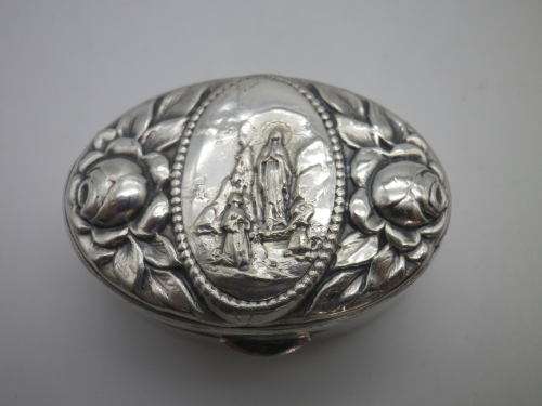 Catholic Our Lady Ornate Small Oval Silver plated Pill box or Rosary case