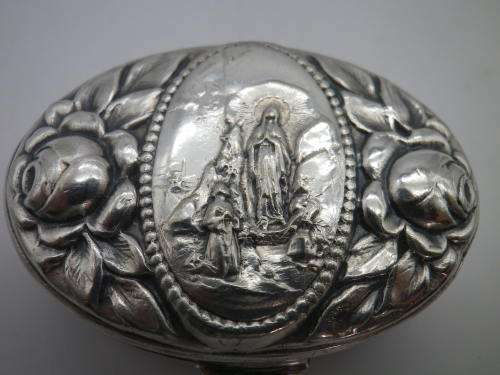 Catholic Our Lady Ornate Small Oval Silver plated Pill box or Rosary case
