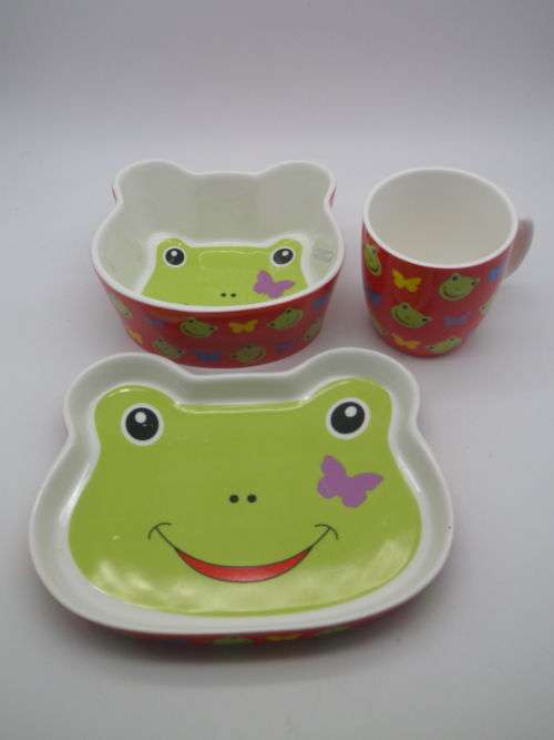 CUTE MAXWELL & WILLIAMS `FRANKIE FROG` Kiddies ceramic Cup, Plate & Bowl Set. By Claire Chilcott