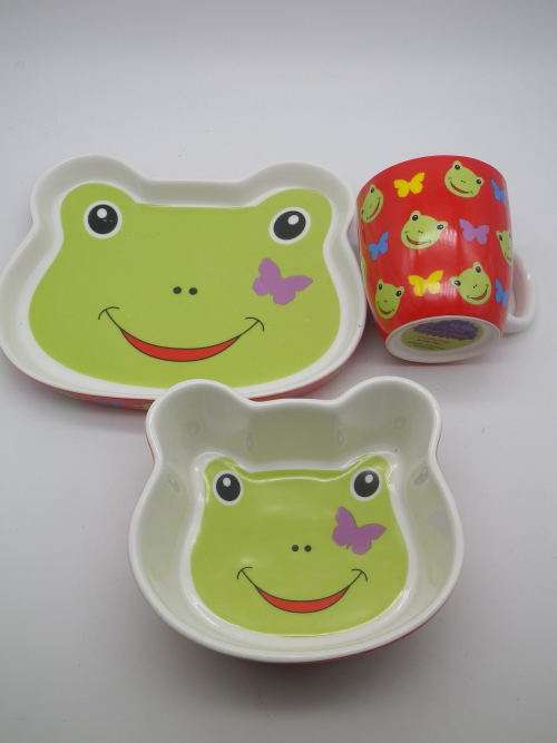 CUTE MAXWELL & WILLIAMS `FRANKIE FROG` Kiddies ceramic Cup, Plate & Bowl Set. By Claire Chilcott