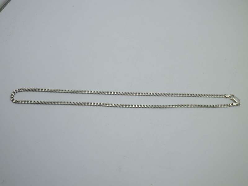 Sterling Silver Italian Curb Link chain. 13grms. 51cm long. 3mm wide