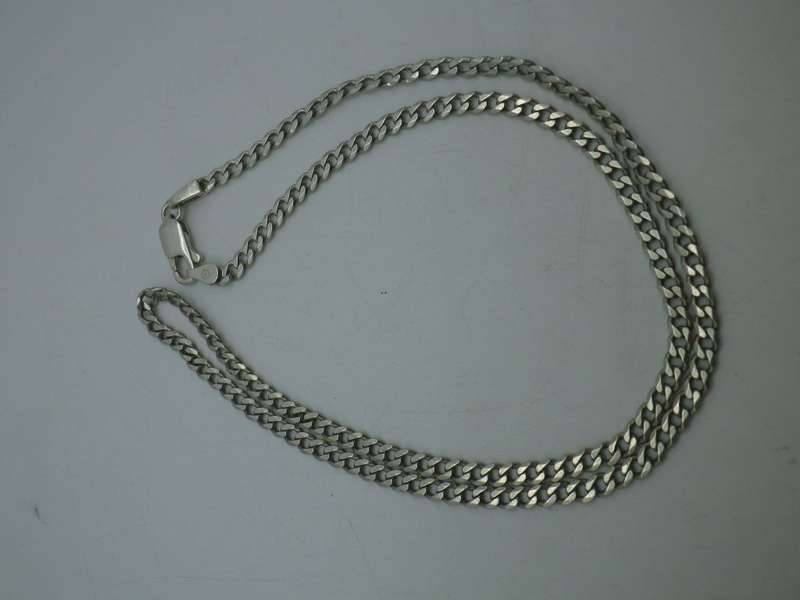 Sterling Silver Italian Curb Link chain. 13grms. 51cm long. 3mm wide