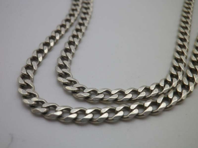 Sterling Silver Italian Curb Link chain. 13grms. 51cm long. 3mm wide