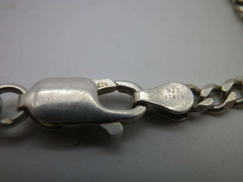 Sterling Silver Italian Curb Link chain. 13grms. 51cm long. 3mm wide