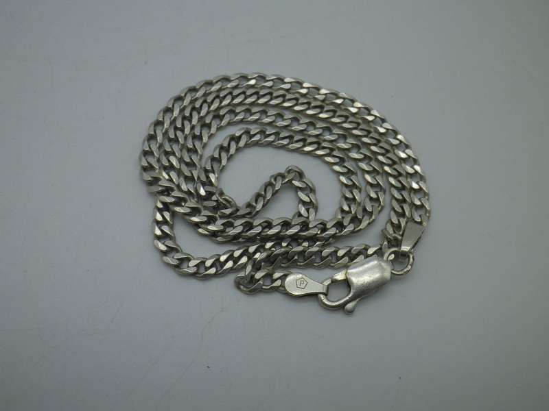 Sterling Silver Italian Curb Link chain. 13grms. 51cm long. 3mm wide